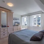 Ferienhaus Reetdachhaus Hedehusum