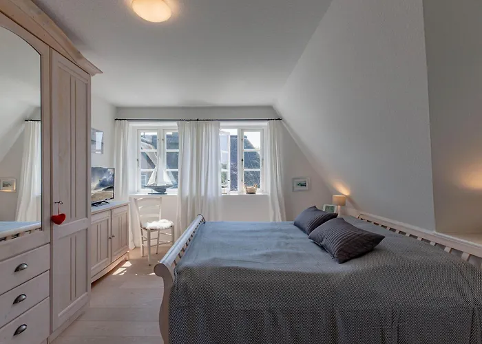 Semesterbostad Reetdachhaus