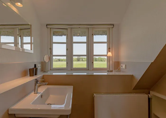 Semesterbostad Reetdachhaus *