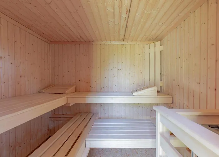 Semesterbostad Reetdachhaus *